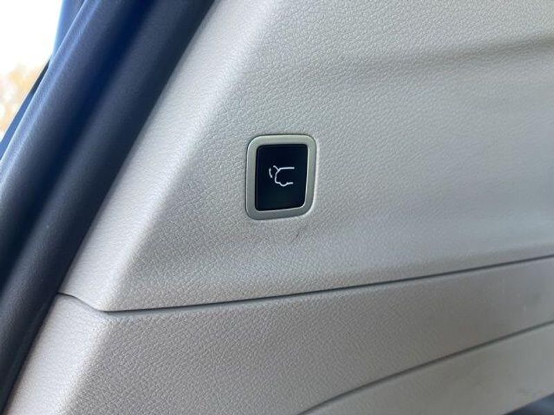 2023 Chrysler Pacifica Touring LImage 23