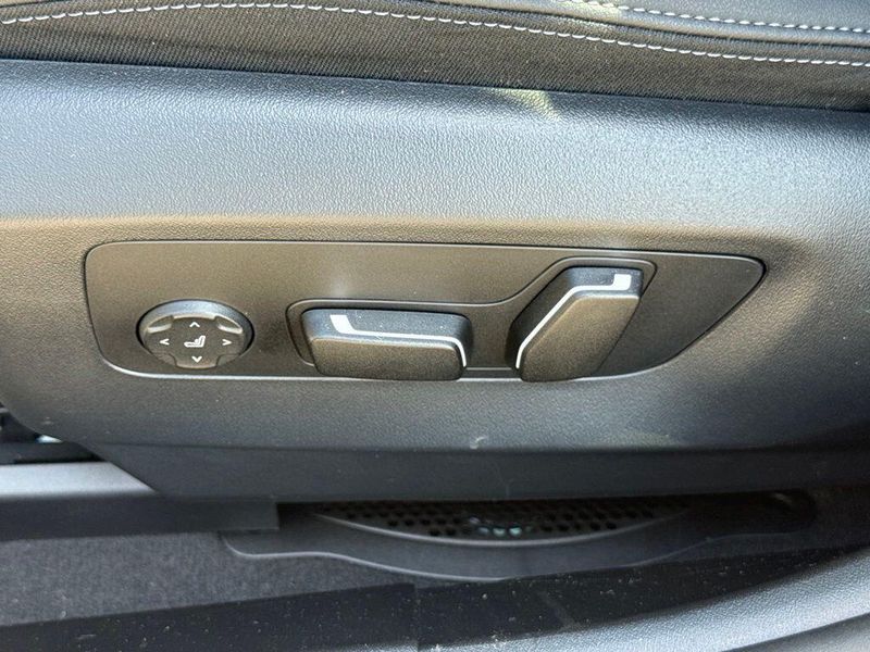 Used 2025 BMW 5 Series 530iImage 20
