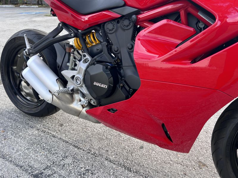 2023 Ducati SuperSport