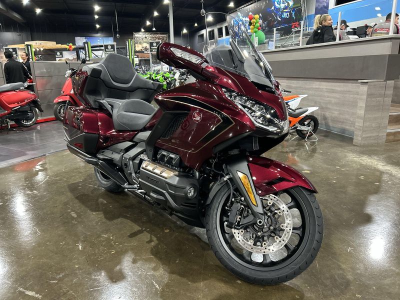 2025 Honda GOLDWING TOUR AIR BAG DCT  in a BORDEAUX RED METALLIC exterior color. Del Amo Motorsports of Redondo Beach (424) 390-7811 delamomotorsports.com 