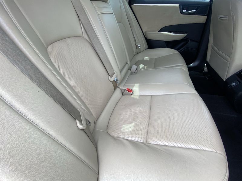 Used 2018 Honda Clarity Plug-In Hybrid TouringImage 14