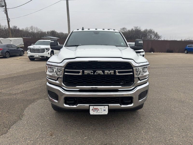 2024 RAM 3500 Chassis Cab TradesmanImage 3