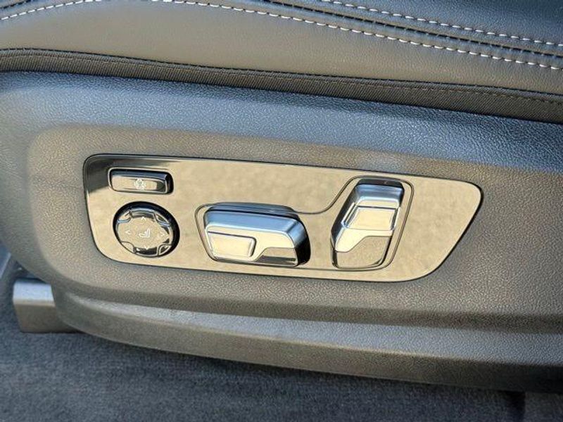 New 2026 BMW X7 xDrive40iImage 18