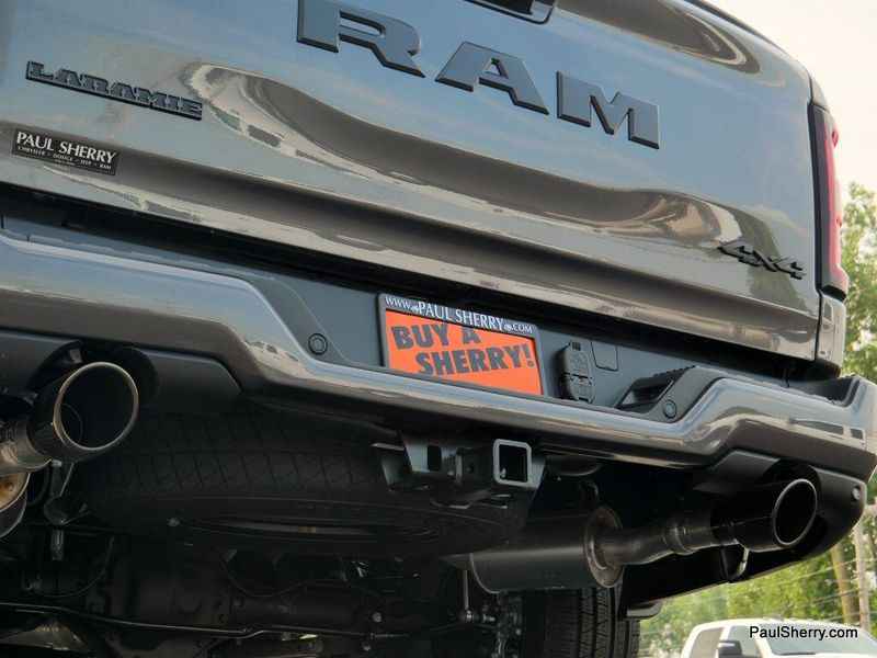 New 2025 RAM 1500 Laramie Crew Cab 4x4 5