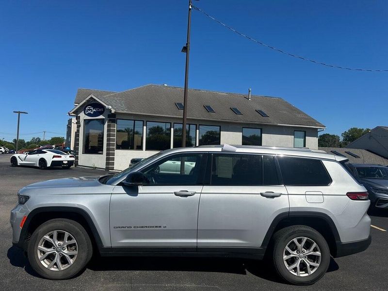 2021 Jeep Grand Cherokee Limited photo 2