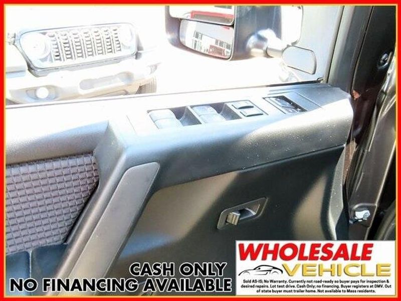 Used 2011 Nissan Titan SVImage 13