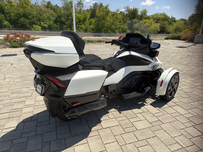 New 2026 Can-Am SPYDER RT SEA-TO-SKY (SE6) Image 17