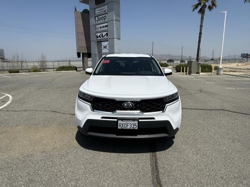 2021 Kia Sorento LXImage 2