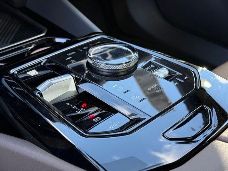 New 2026 BMW 5 Series 530iImage 24