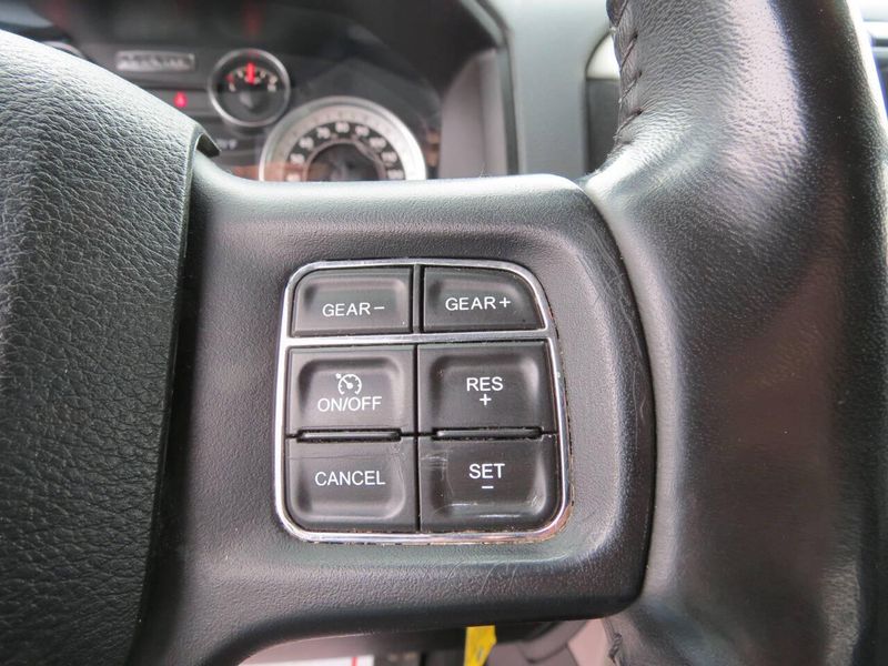 Used 2018 RAM 1500 SLT 4x4 4dr Crew Cab 5.5 ft. SB PickupImage 13