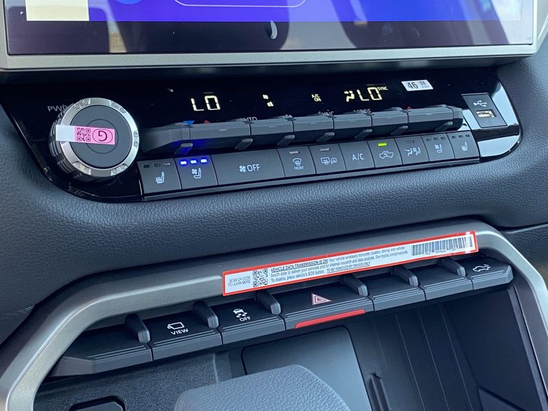 New 2025 Toyota Tundra Limited HybridImage 17