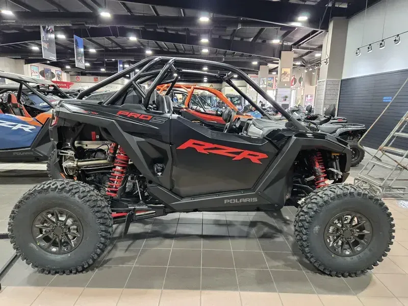 2025 Polaris RZR PRO S ULTIMATE ONYX BLACK Image 2