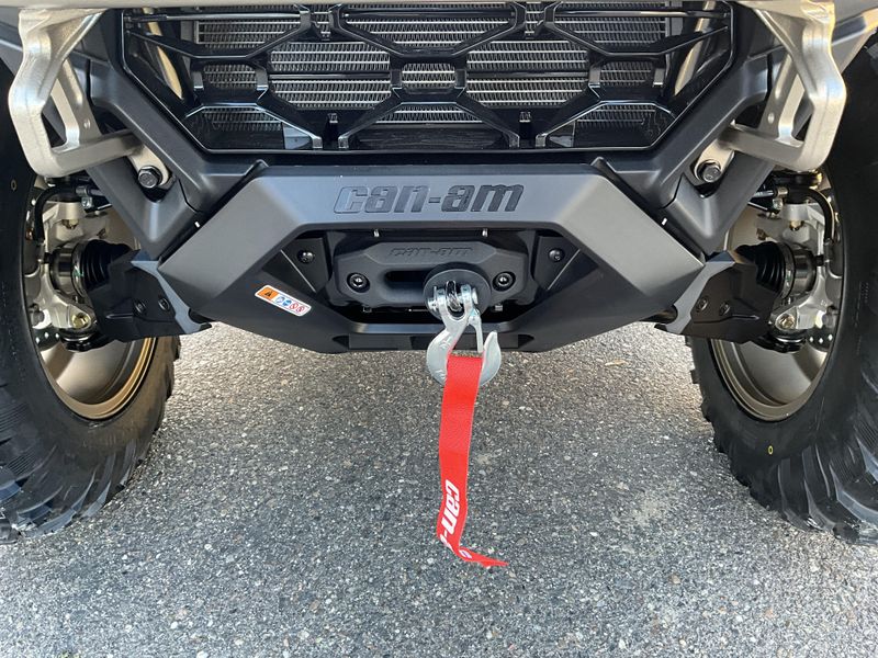 New 2026 Can-Am OUTLANDER MAX LTD 1000R LIMITED Image 9