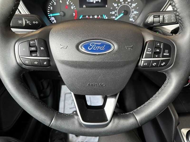 2021 Ford Escape SEImage 3