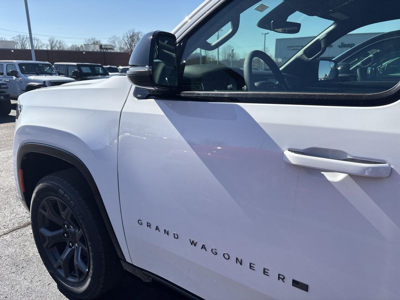 2026 Jeep Grand Wagoneer Limited Altitude 4x4Image 18