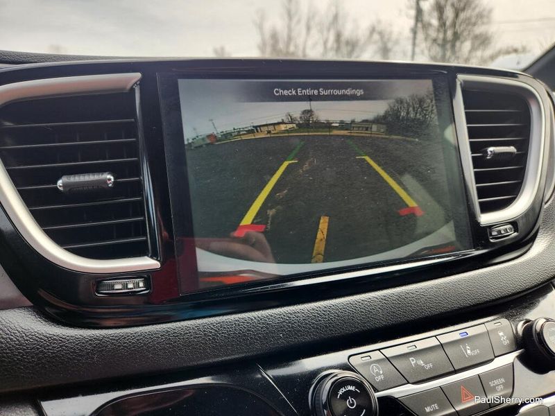New 2026 Chrysler Voyager Lx