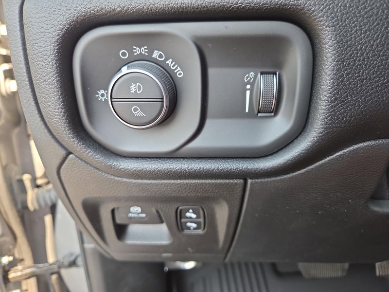 2022 Ram 1500 Big Horn Lone Star photo 32