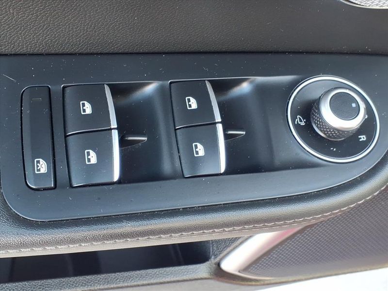 Used 2023 Alfa Romeo Giulia VeloceImage 20