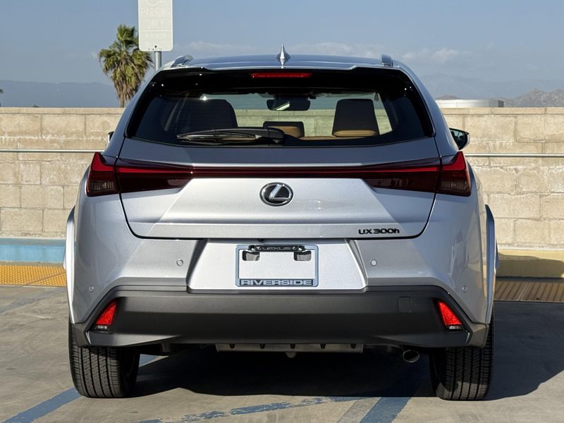 New 2026 Lexus UX 300h PremiumImage 10