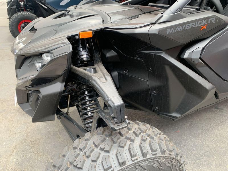 New 2025 Can-Am MAVERICK R MAX X 999T DCT Image 22