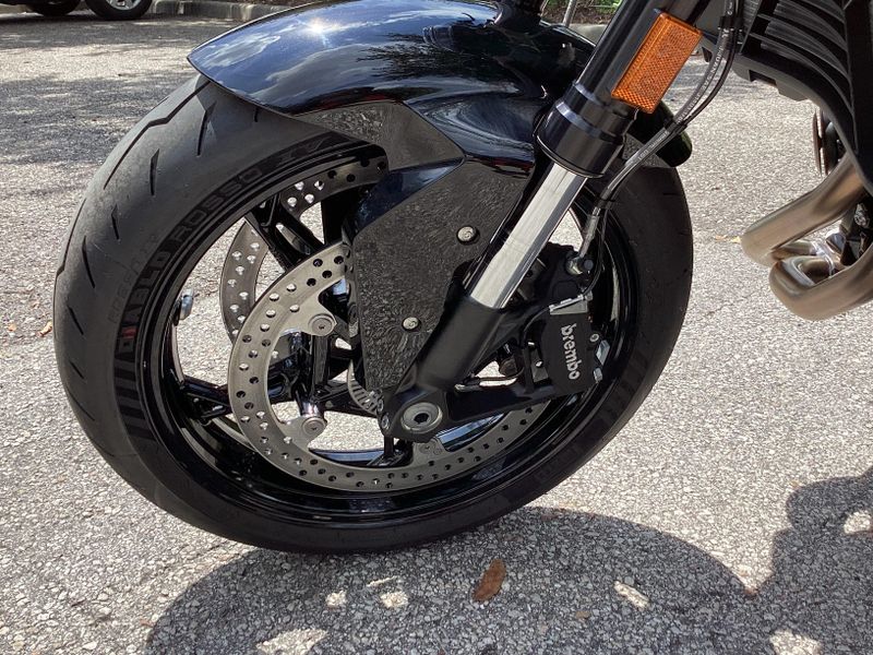 2025 BMW F 900 R 