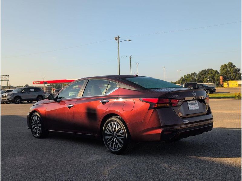Used 2023 Nissan Altima 2.5 SVImage 3