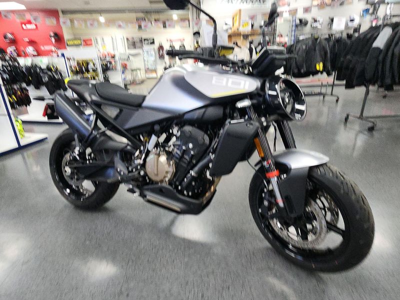 New 2025 Husqvarna VITPILEN 801 Image 12