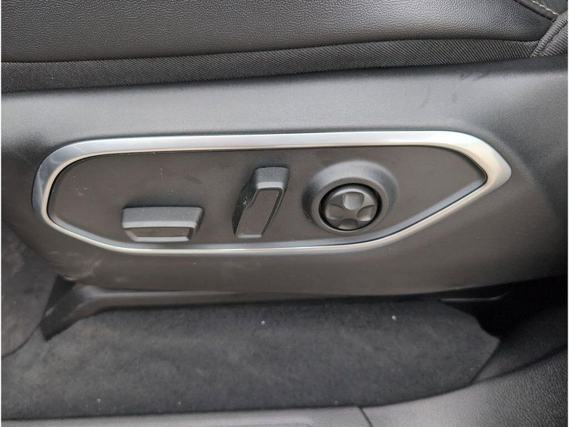 2026 Jeep Grand Wagoneer 4x2Image 12