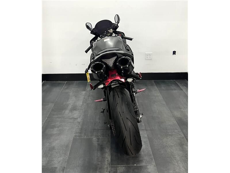 Used 2013 Yamaha YZFR1 Image 3