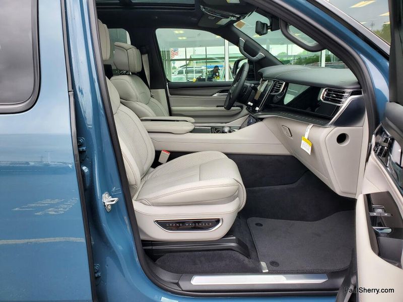 2026 Jeep Grand Wagoneer L Summit Obsidian 4x4