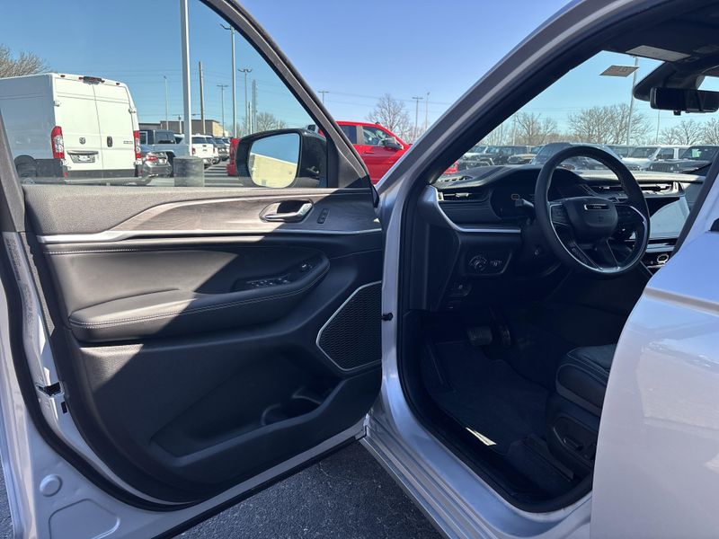 New 2026 Jeep Grand Cherokee Limited Reserve 4x4Image 23