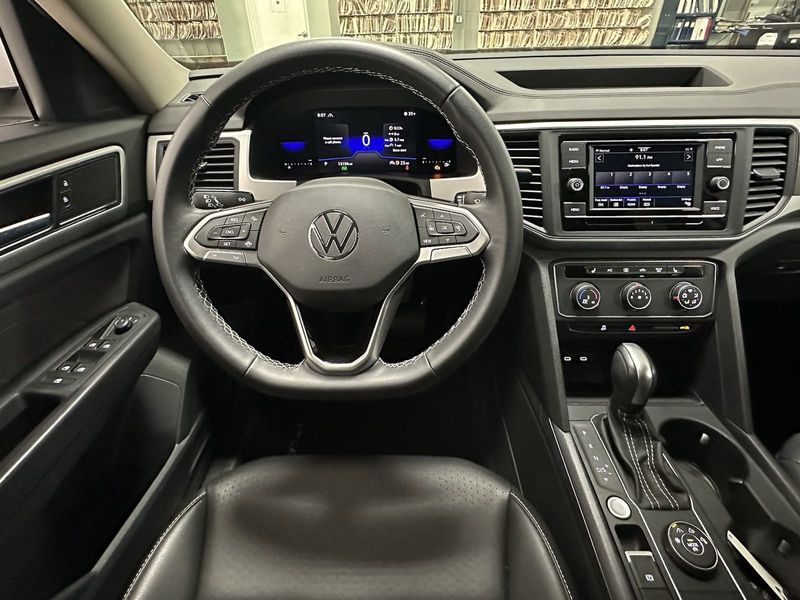 2023 Volkswagen Atlas SE 4-Motion AWD in a Pure White exterior color and Black Heated Seatsinterior. Schmelz Countryside Alfa Romeo and Fiat (651) 968-0556 schmelzfiat.com 
