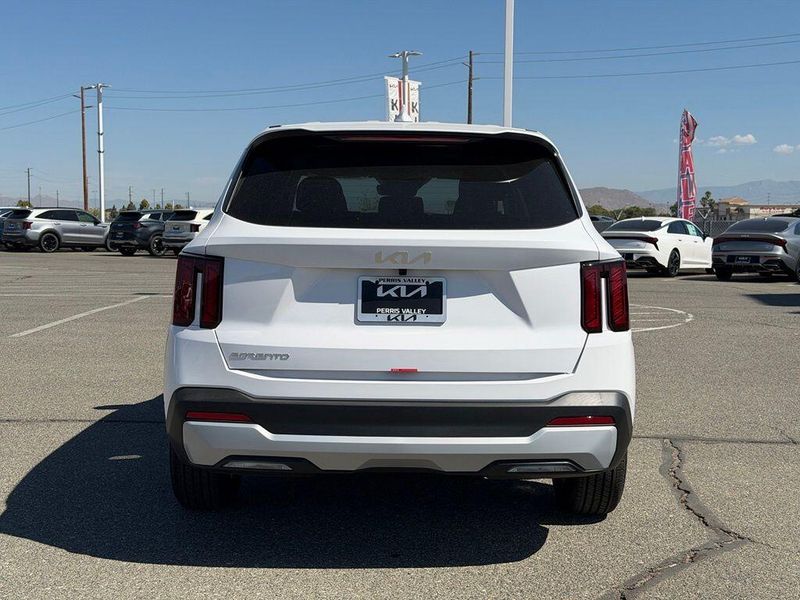 New 2026 Kia Sorento LXImage 6