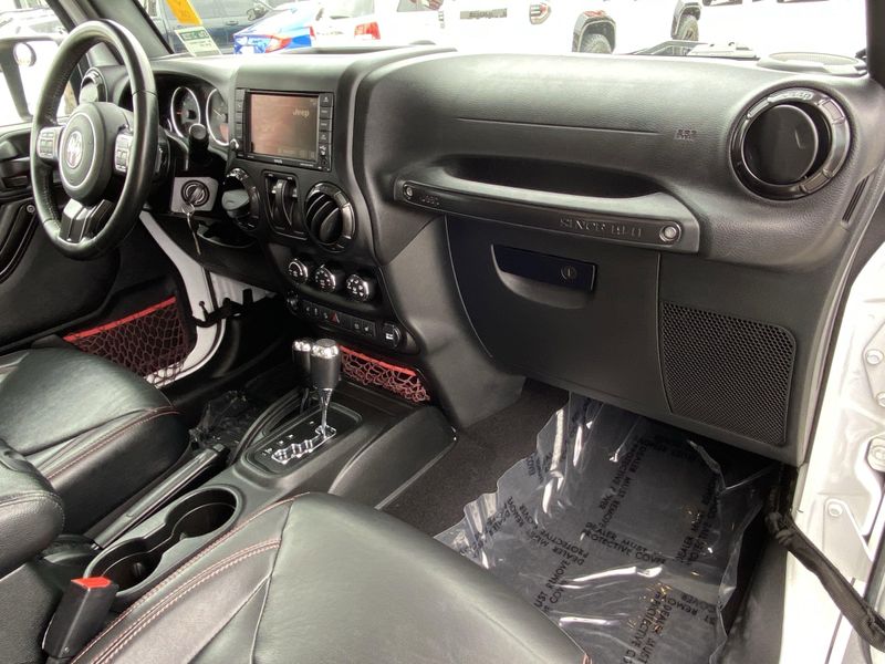 2017 Jeep Wrangler JK Rubicon ReconImage 11