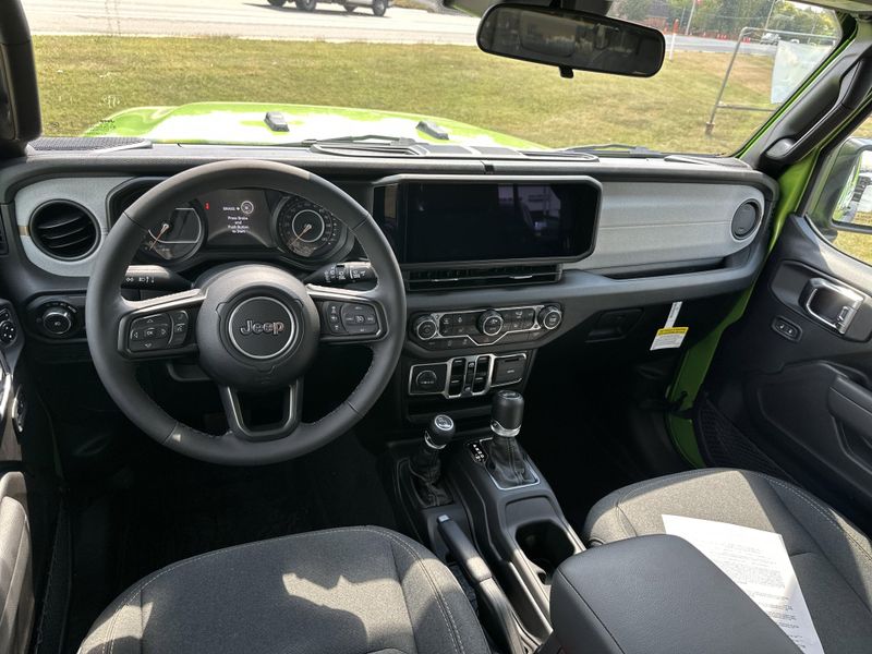 New 2025 Jeep Wrangler 4-door Sport SImage 16