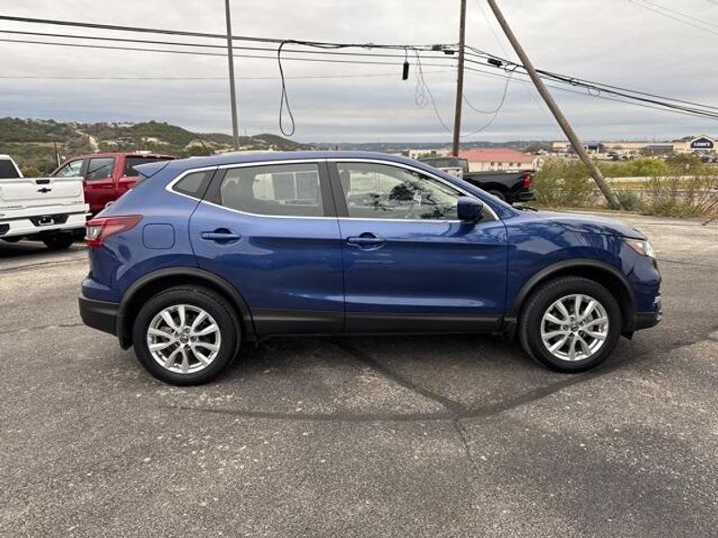 2022 Nissan Rogue Sport S photo 4