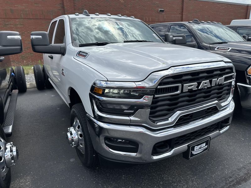 New 2025 RAM 3500 Tradesman Crew Cab Chassis 4x4 60