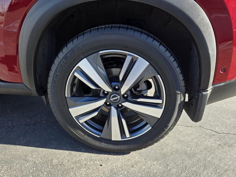Used 2022 Nissan Rogue FWD Platinum