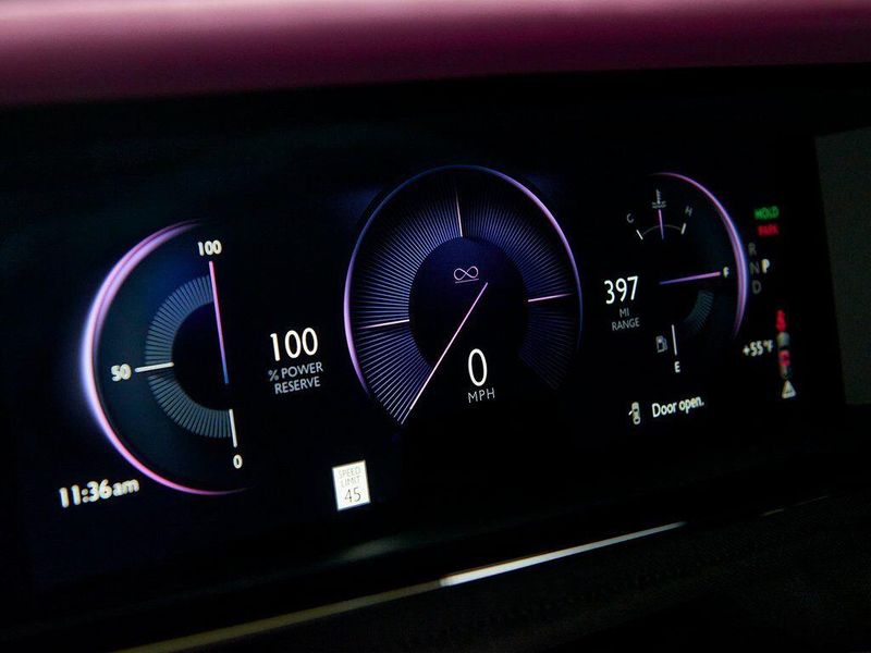 New 2026 Rolls-Royce Cullinan Black BadgeImage 17