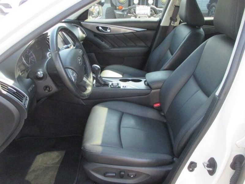 Used 2016 INFINITI Q50 2.0t PremiumImage 15