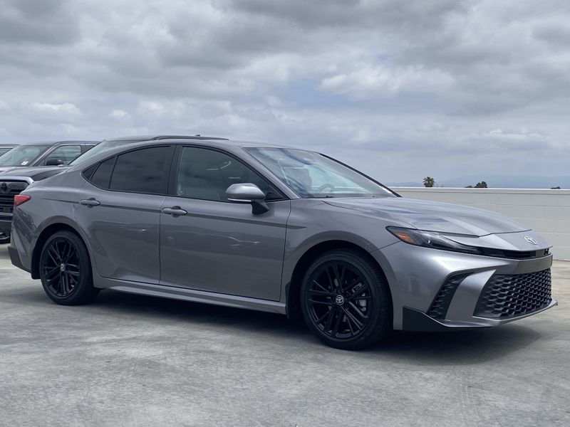 2025 Toyota Camry Image 2