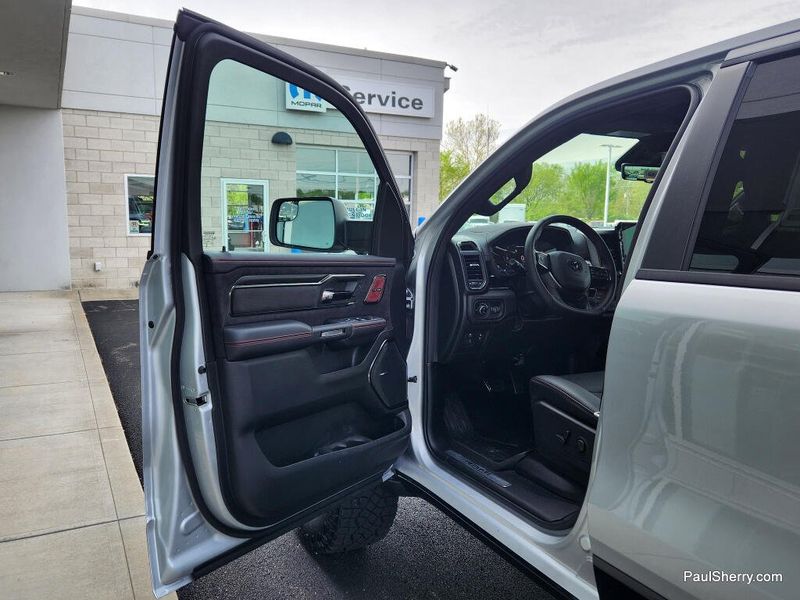 New 2026 RAM 1500 Rho Crew Cab 4x4 5'7' Box