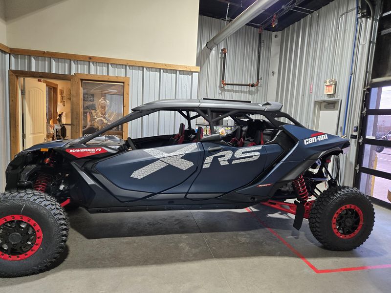 2025 Can-Am MAVERICK R MAX X RS 999T DUSTY NAVY AND LEGION RED Image 2