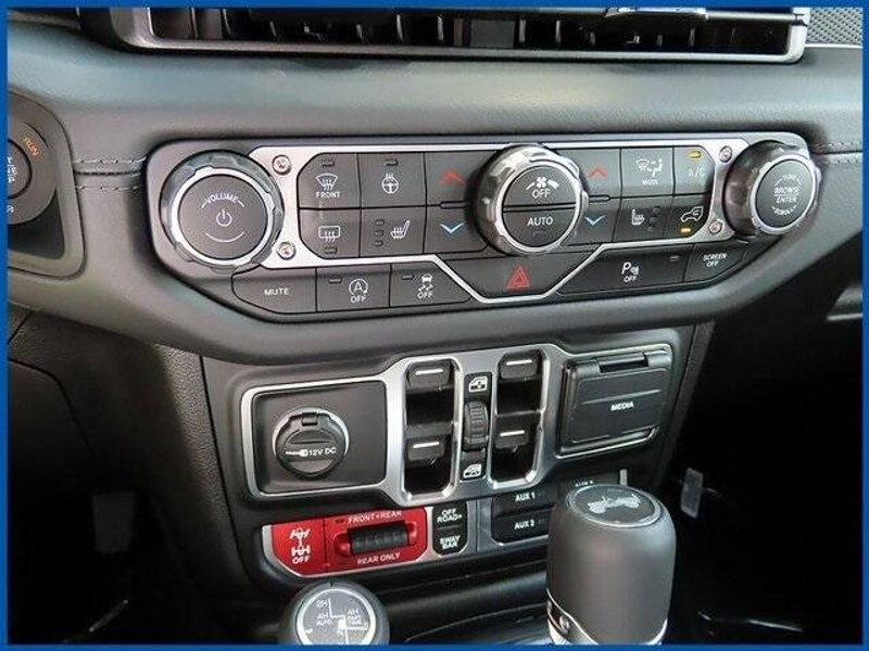 New 2025 Jeep Wrangler Rubicon XImage 18