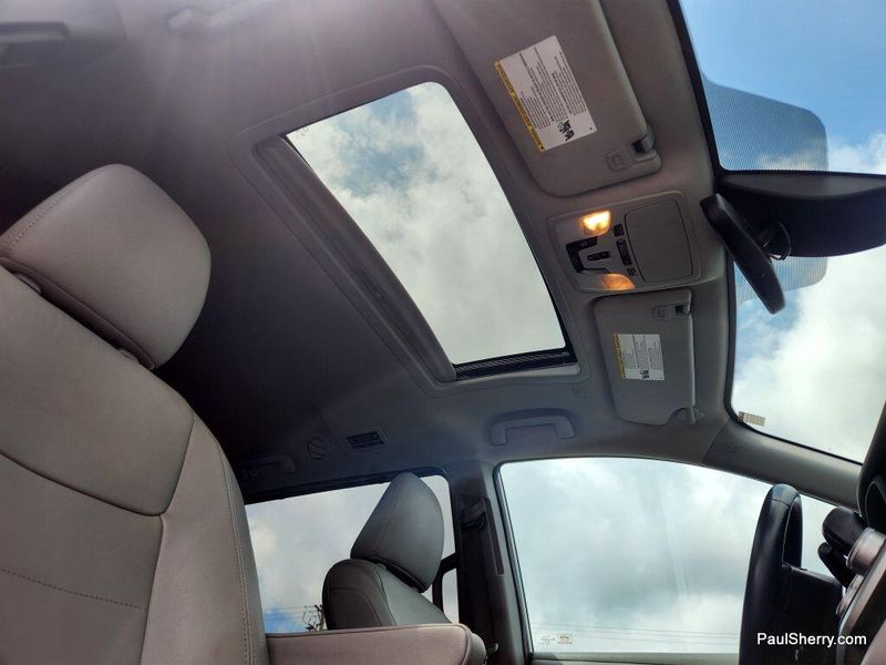 Used 2020 Toyota Sienna XLEImage 4