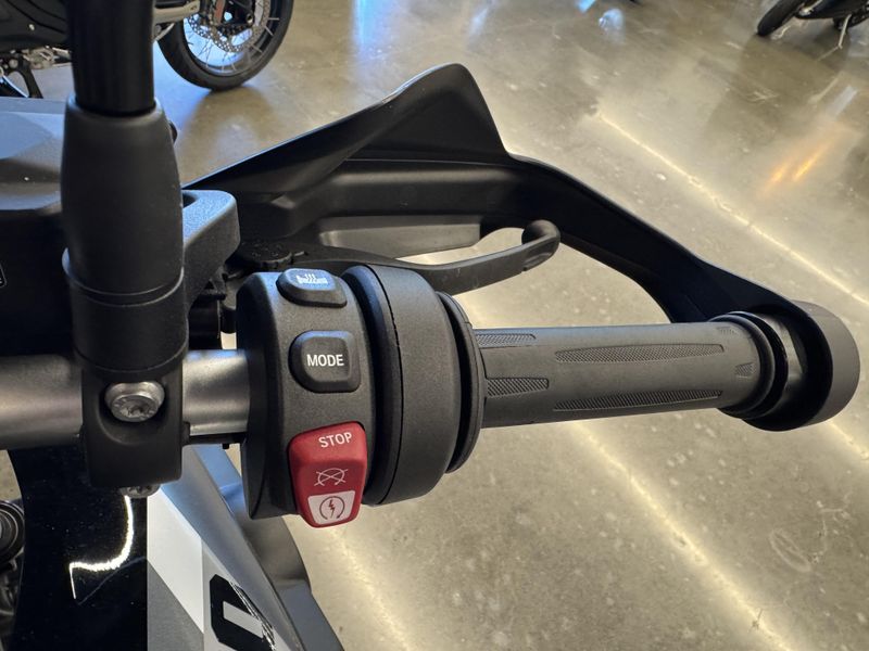 2024 BMW F 800 GS - BLACK STORM METALLIC 