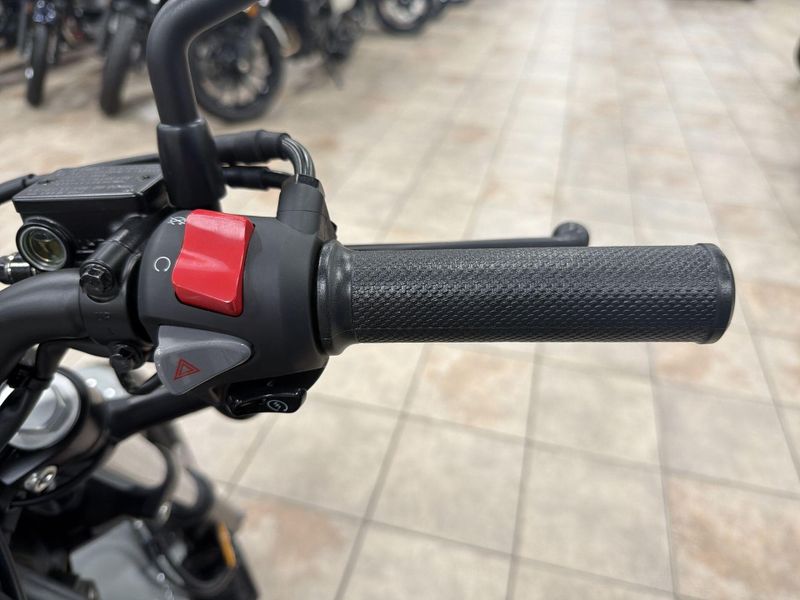 New 2026 Honda REBEL 300 E-CLUTCH Image 24