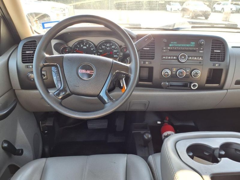 Used 2010 GMC Sierra 2500HD Work TruckImage 17