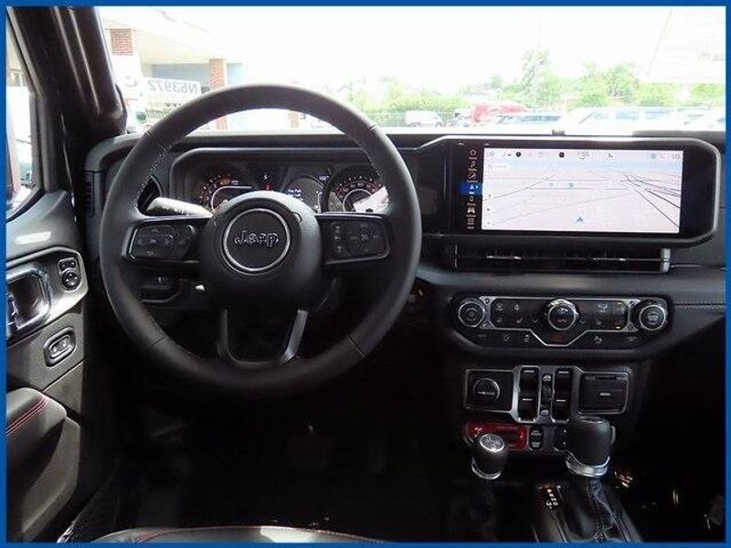 New 2025 Jeep Wrangler Rubicon XImage 12
