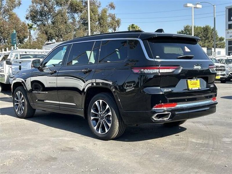 New 2024 Jeep Grand Cherokee L Overland 4x4Image 11